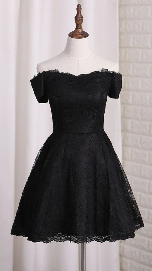 Sexy Black Lace A-line With Appliques Homecoming Dress