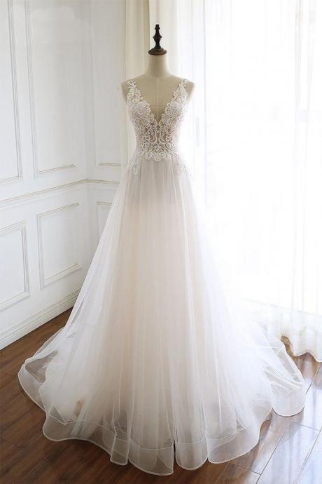 White Elegant Lace V-neckline Long Tulle Wedding Gowns